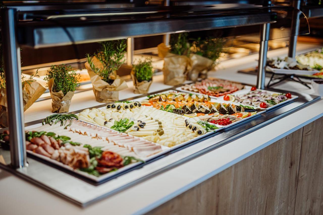 Elements Hotel&Spa Swieradow-Zdroj Ngoại thất bức ảnh A salad bar