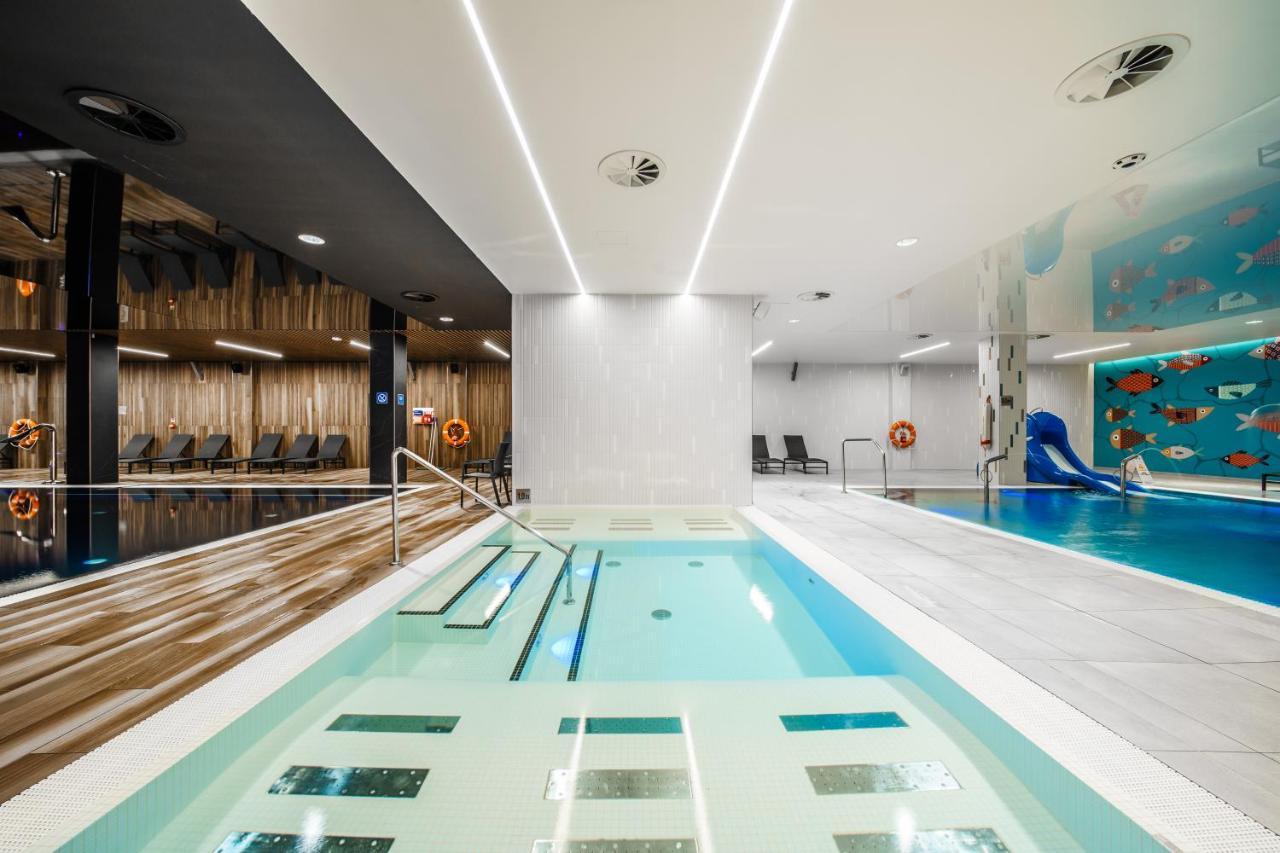 Elements Hotel&Spa Swieradow-Zdroj Ngoại thất bức ảnh The swimming pool at the hotel
