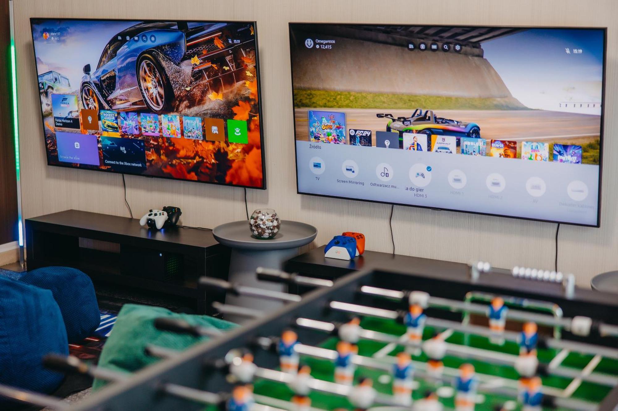 Elements Hotel&Spa Swieradow-Zdroj Ngoại thất bức ảnh The Xbox One X on display at E3 2017