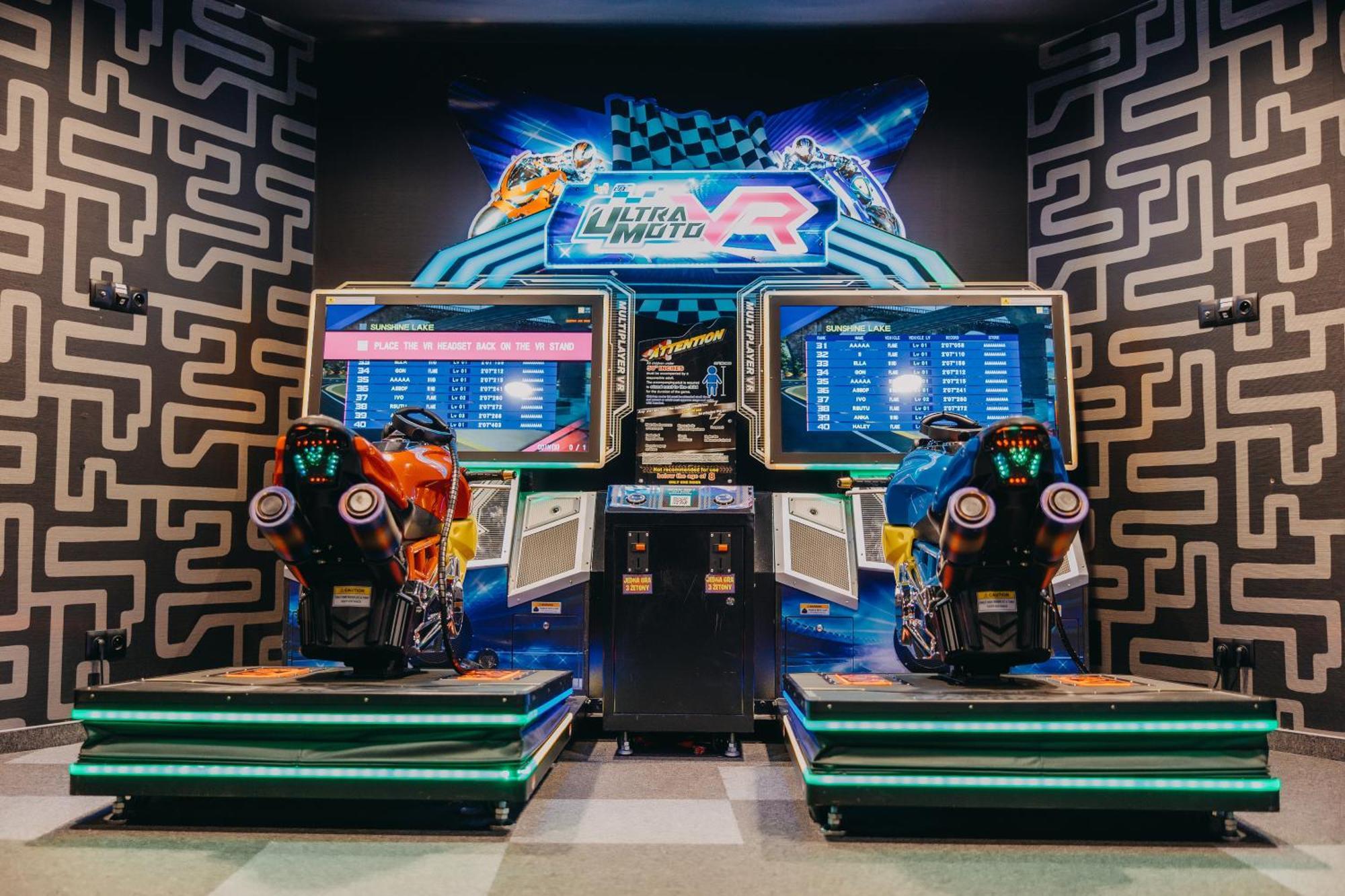 Elements Hotel&Spa Swieradow-Zdroj Ngoại thất bức ảnh A SuperBike 3 arcade racing game