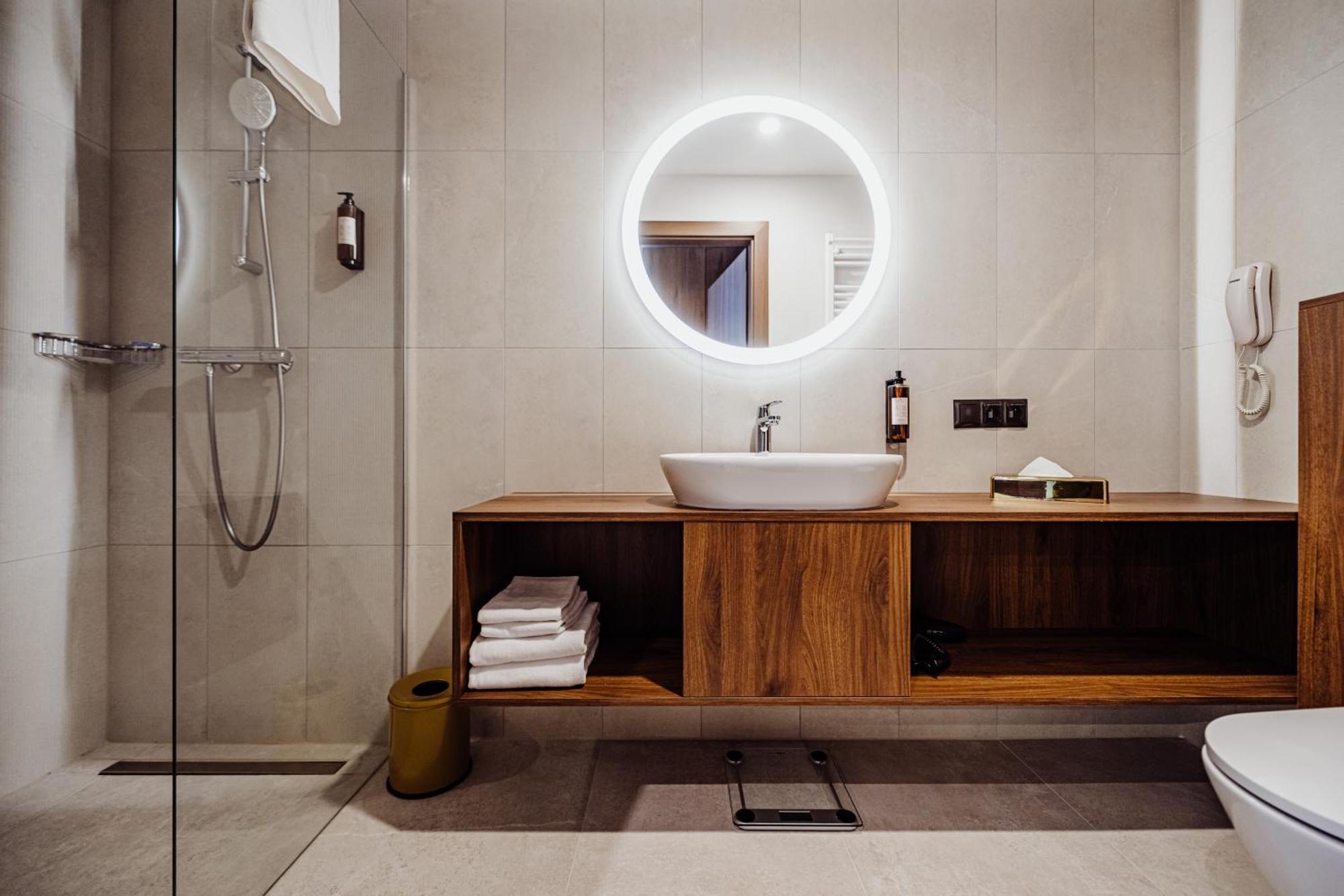 Elements Hotel&Spa Swieradow-Zdroj Ngoại thất bức ảnh Bathroom