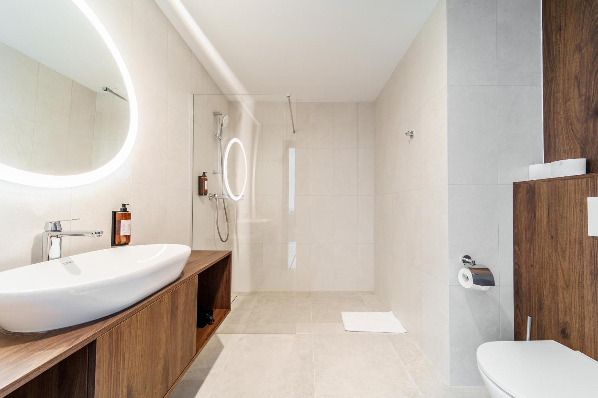 Elements Hotel&Spa Swieradow-Zdroj Ngoại thất bức ảnh Bathroom