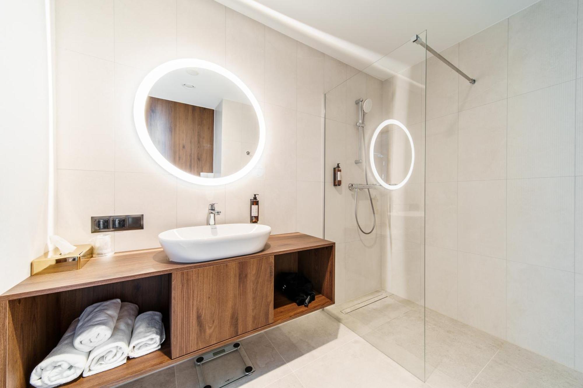 Elements Hotel&Spa Swieradow-Zdroj Ngoại thất bức ảnh Bathroom